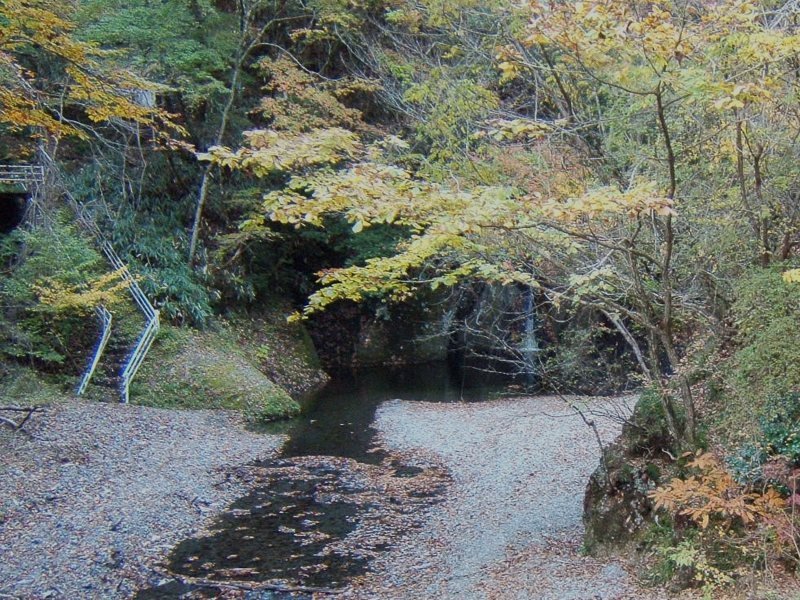竜神大吊橋のイメージ（モザイク処理済み）