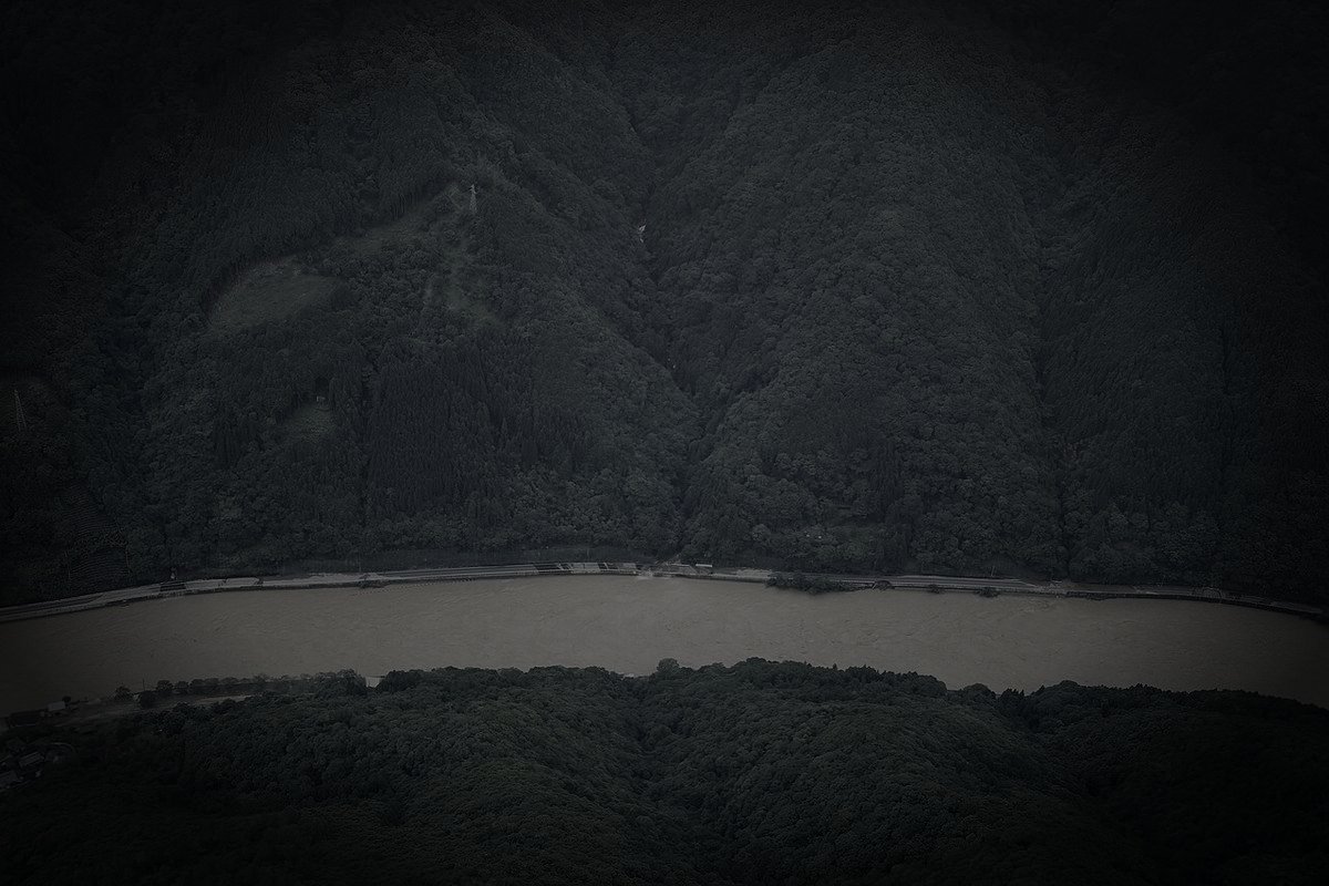 球磨村の廃農村の霊のイメージ（モザイク処理済み）