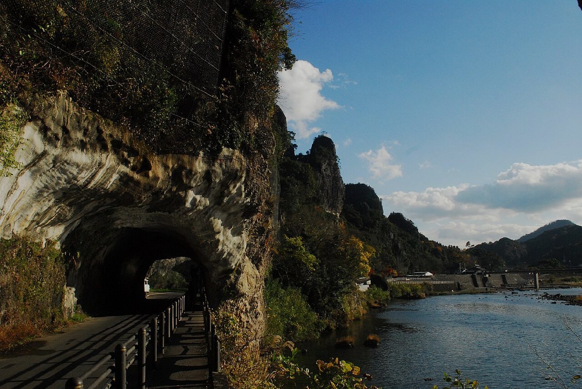 耶馬渓・青の洞門のイメージ（モザイク処理済み）