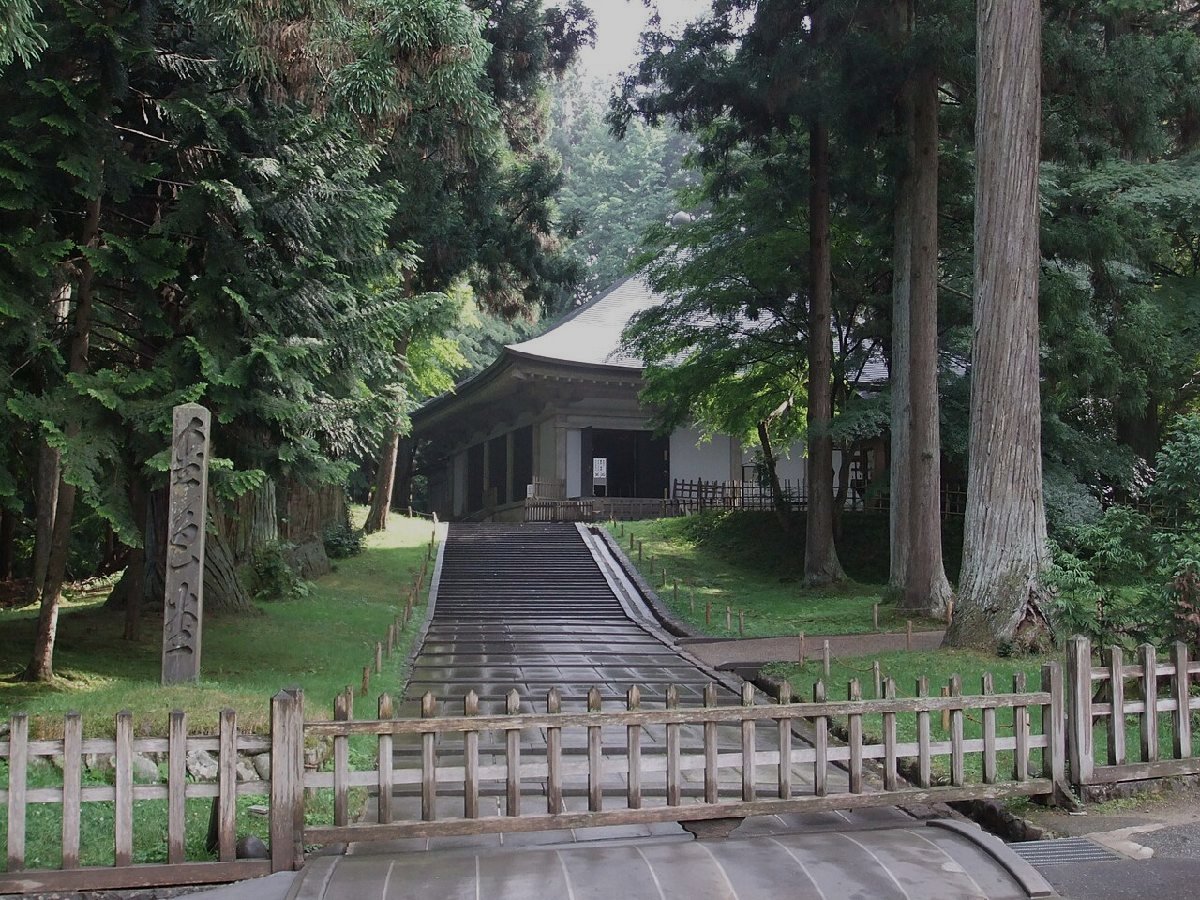 平泉・中尊寺金色堂のイメージ（モザイク処理済み）