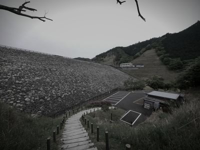 青土ダム (滋賀県甲賀市の水辺)