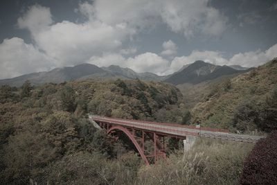 東沢大橋 (山梨県北杜市の橋・高架)