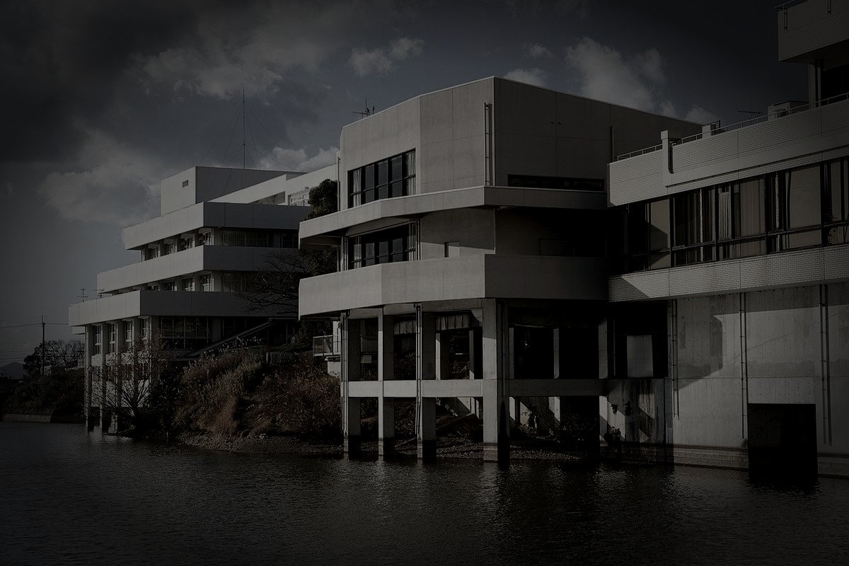 小野町廃炭鉱跡の坑夫霊のイメージ（モザイク処理済み）