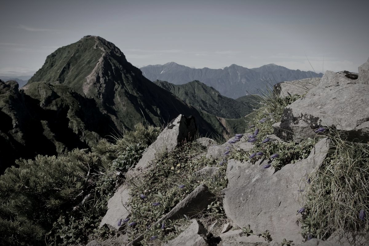 北杜市旧八ヶ岳山岳霊のイメージ(モザイク処理済み)