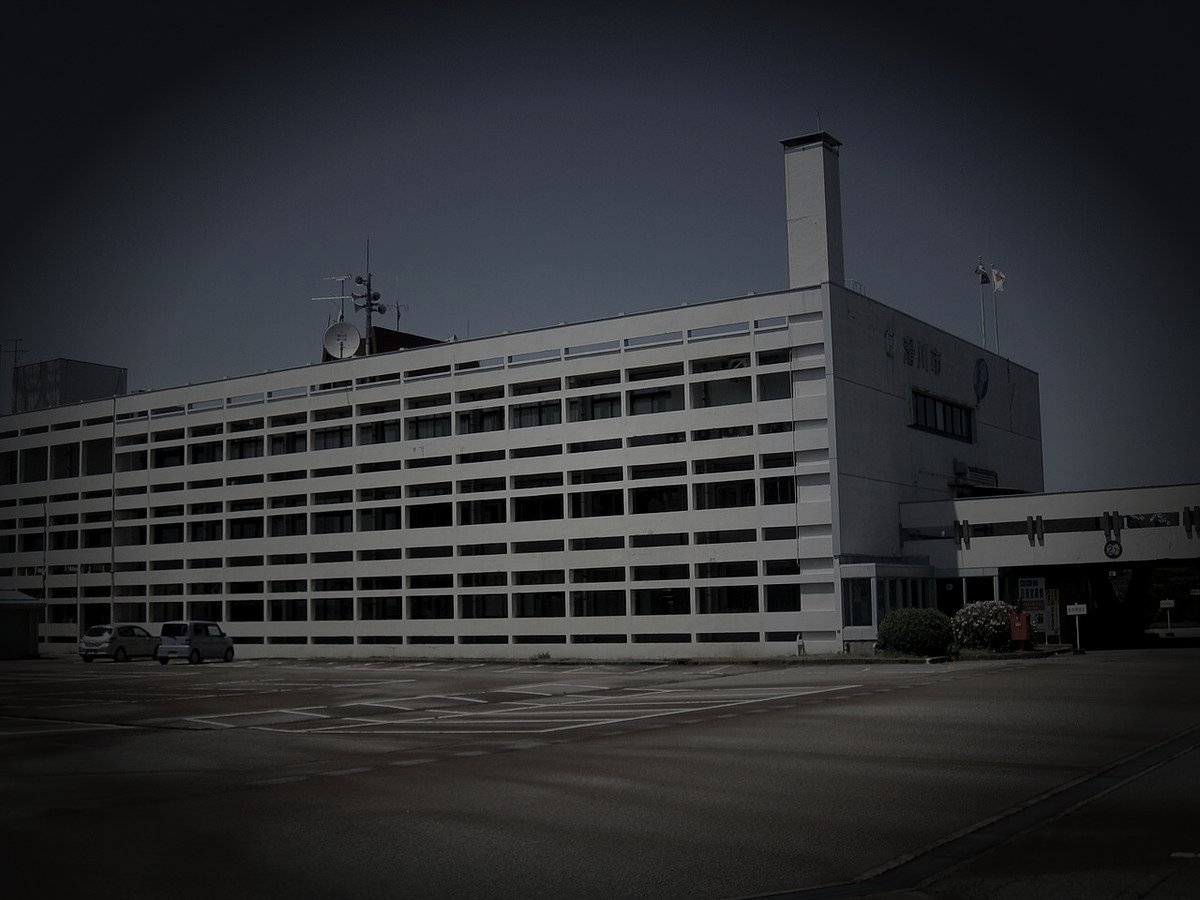 滑川市廃工場の労働者霊のイメージ（モザイク処理済み）