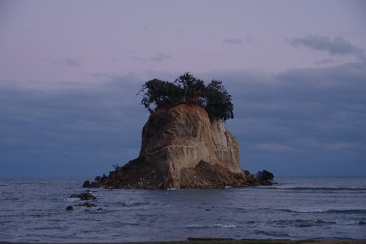 能登半島見附島のイメージ(モザイク処理済み)