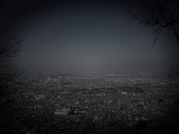 大東市廃農村の怪火のイメージ（モザイク処理済み）