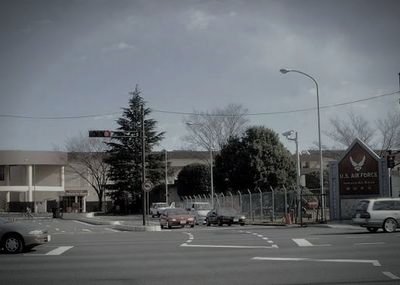 福生市旧米軍横田基地フェンス沿いの幽霊 (東京都福生市の路上・交差点)
