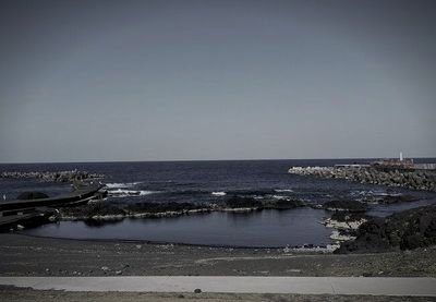 八丈町底土海岸の流人の怨霊 (東京都八丈町の水辺)