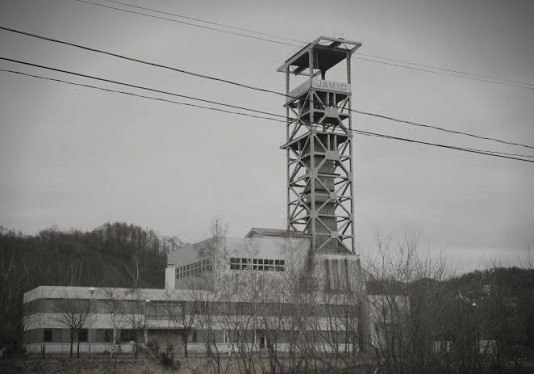 旧上砂川炭鉱廃墟のイメージ（モザイク処理済み）