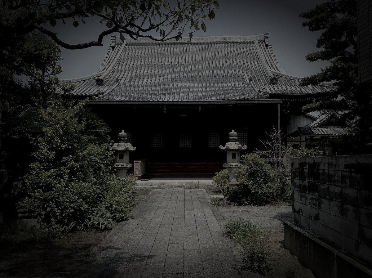 羽島市廃繊維工場の女工霊のイメージ（モザイク処理済み）