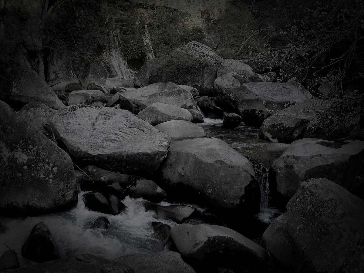 奥出雲町の鬼の舌震の霊のイメージ（モザイク処理済み）