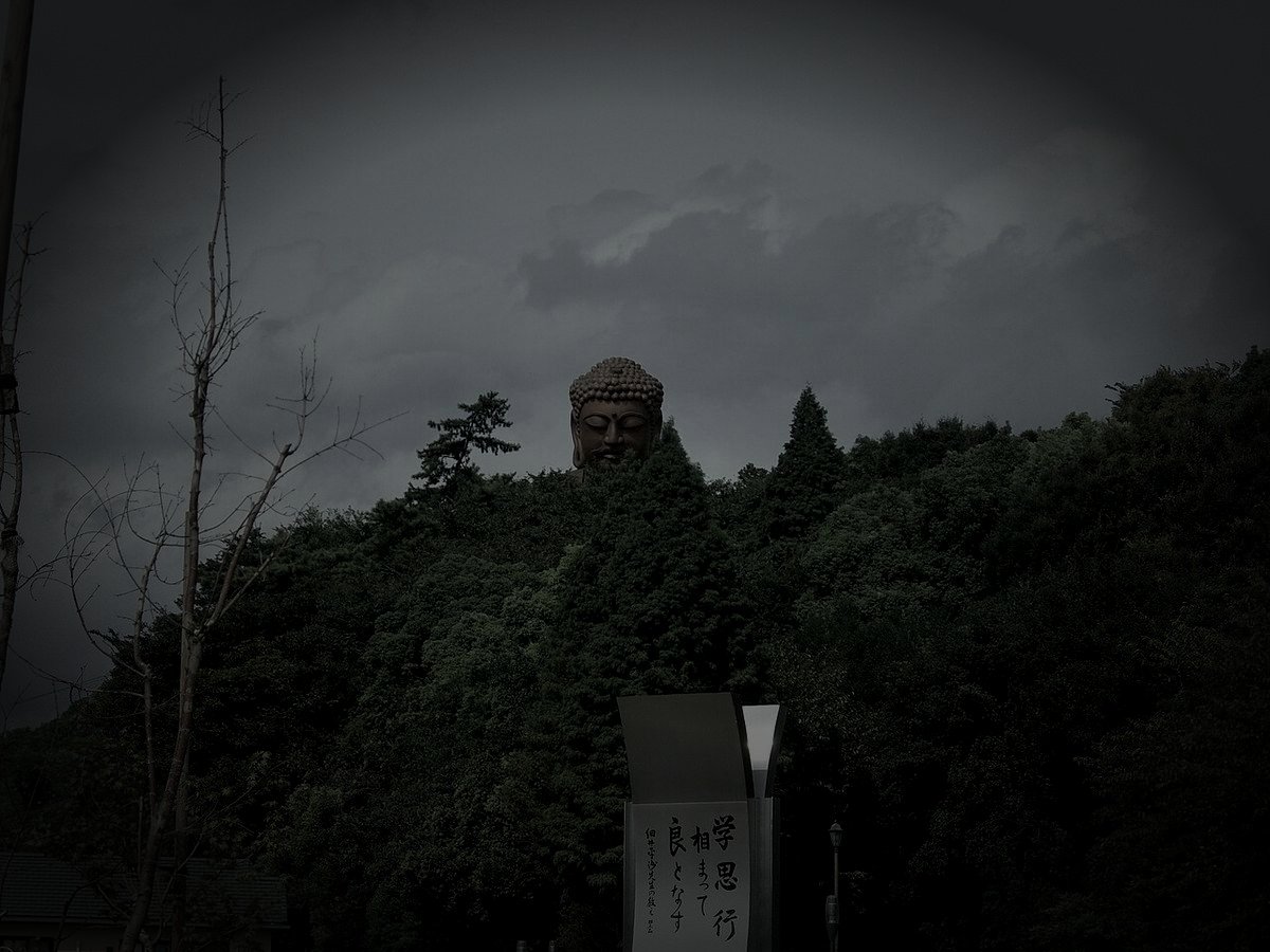 東海市廃工場の労働者霊のイメージ（モザイク処理済み）