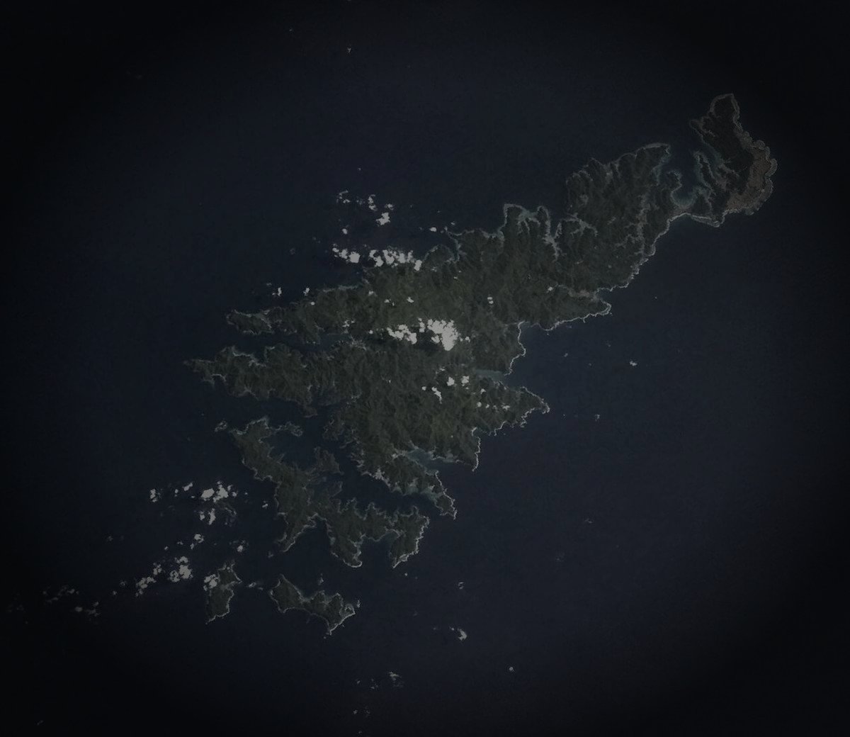 奄美大島廃ホテル(龍郷湾)のイメージ(モザイク処理済み)