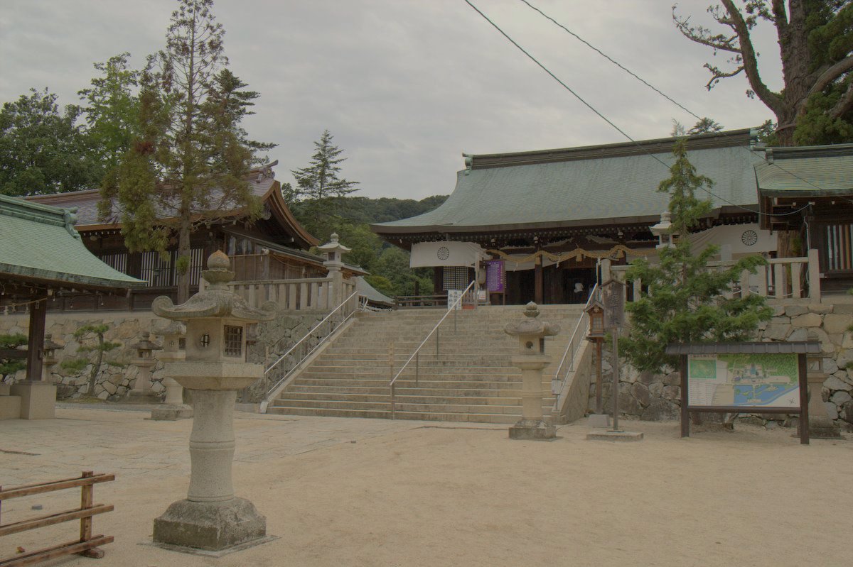 吉備津神社のイメージ（モザイク処理済み）