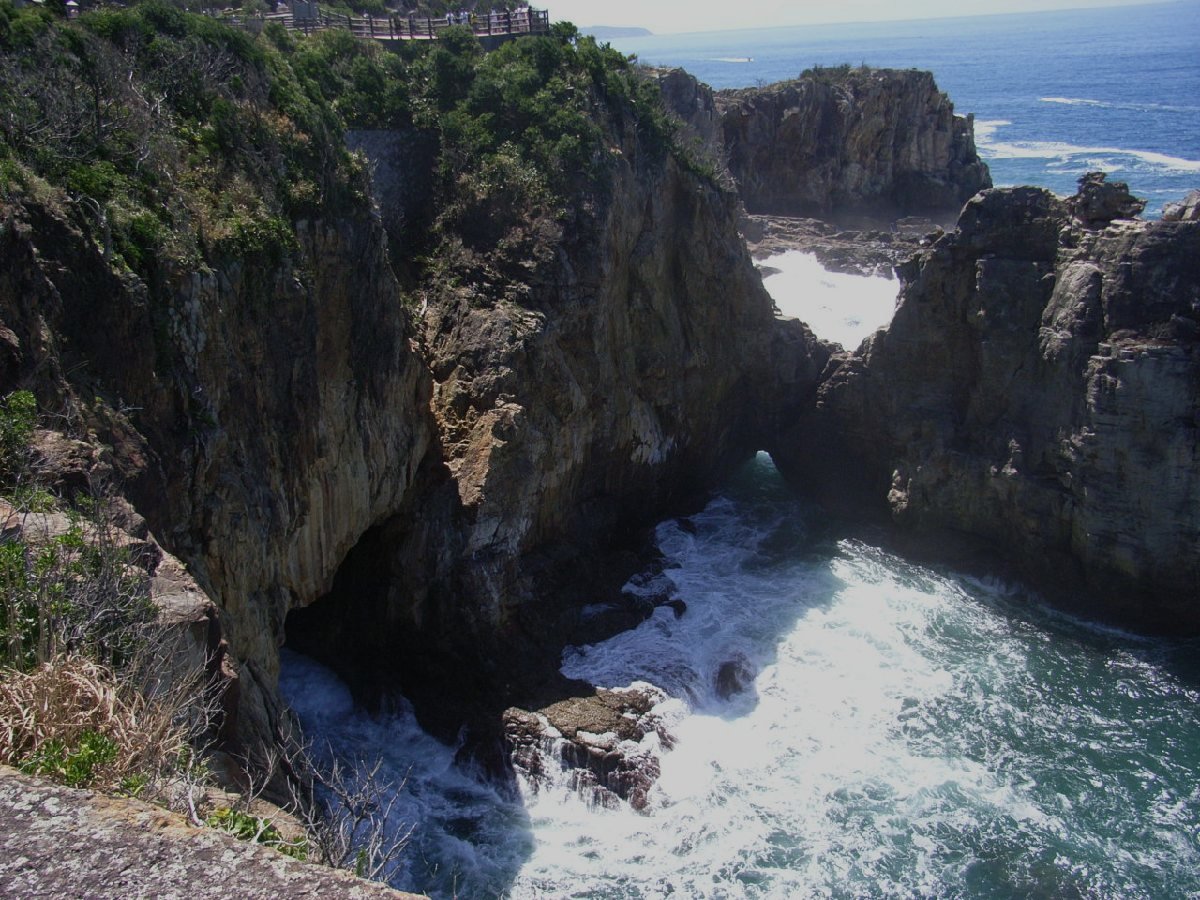 三段壁洞窟のイメージ（モザイク処理済み）