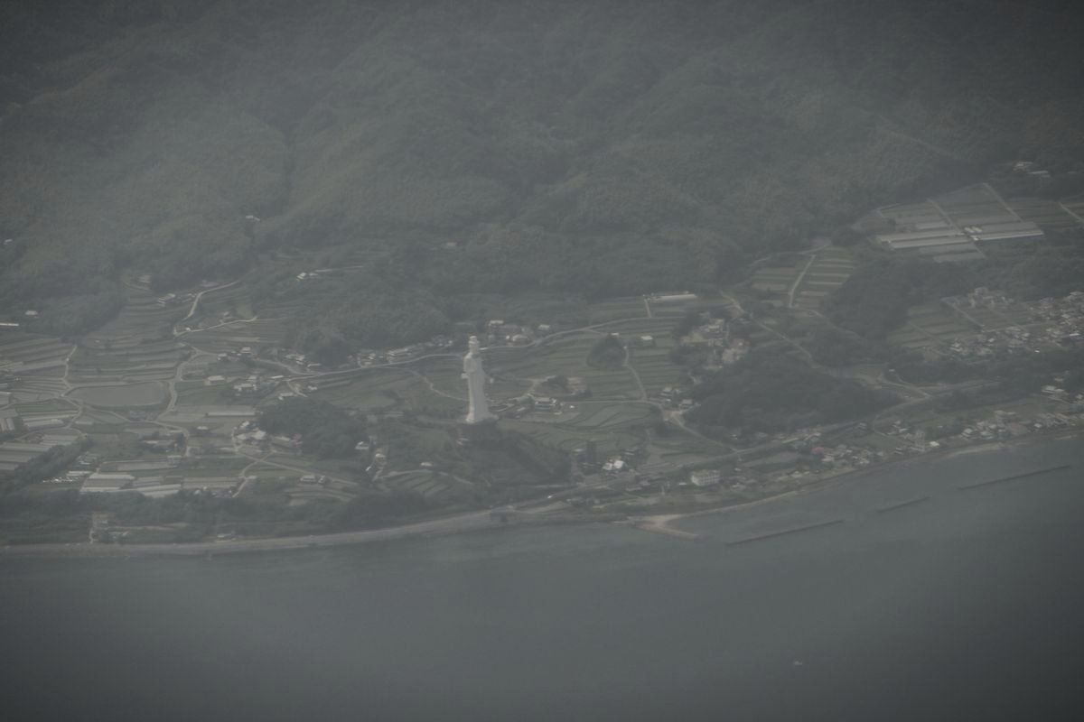 世界平和大観音像（平和観音寺）のイメージ 3 / 3（モザイク処理済み）