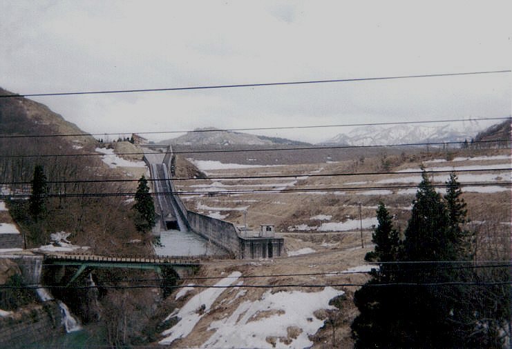 大谷ダムのイメージ（モザイク処理済み）