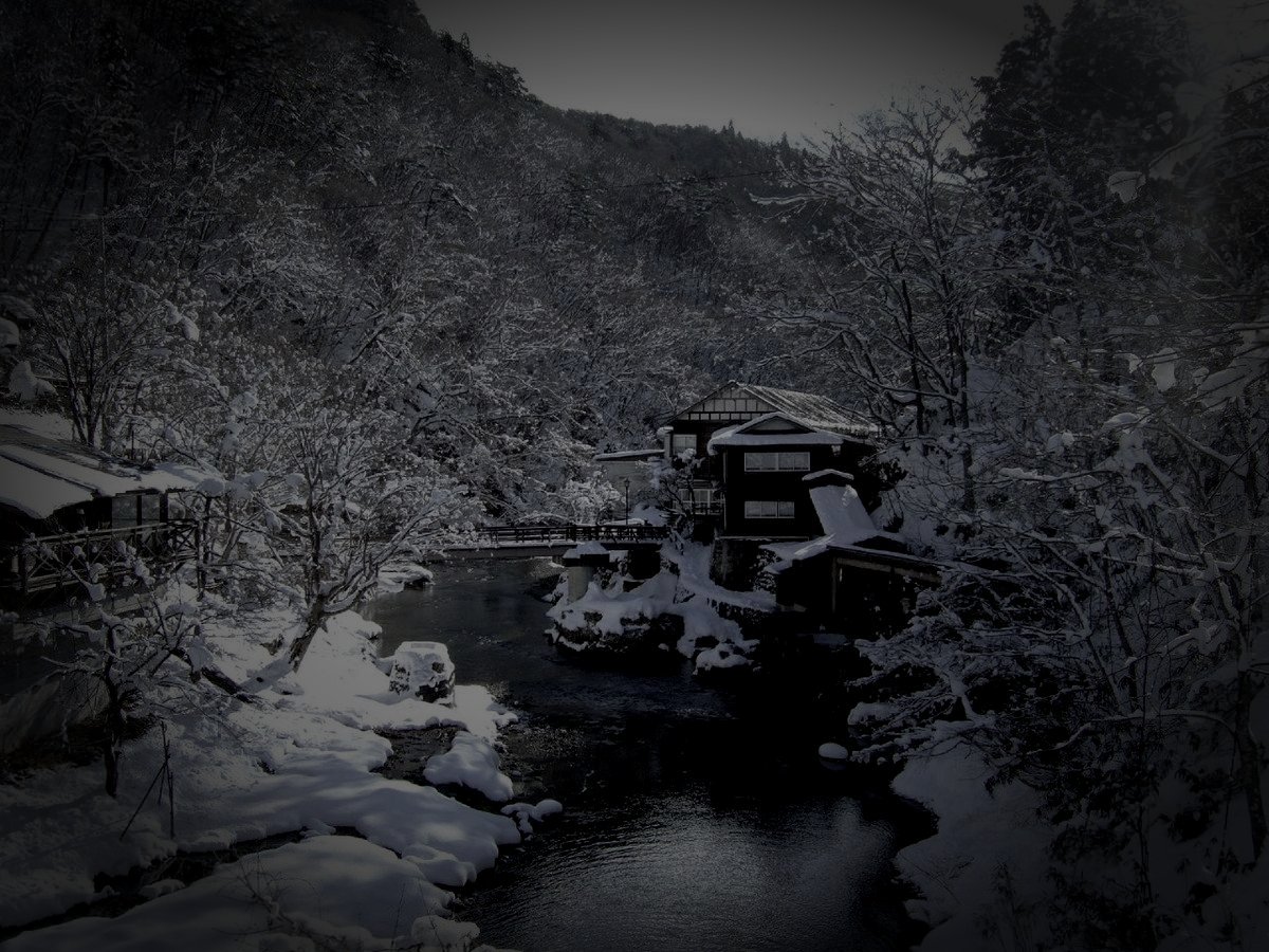 花巻温泉廃ホテルのイメージ（モザイク処理済み）