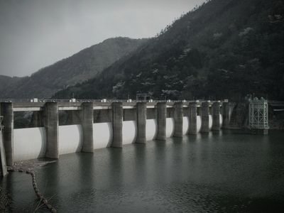旭川ダム (岡山県岡山市北区の水辺)